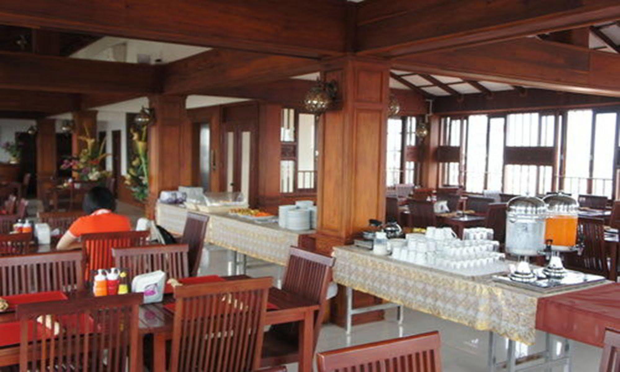 Manorom Boutique Hotel เวียงจันทน์ ภายนอก รูปภาพ